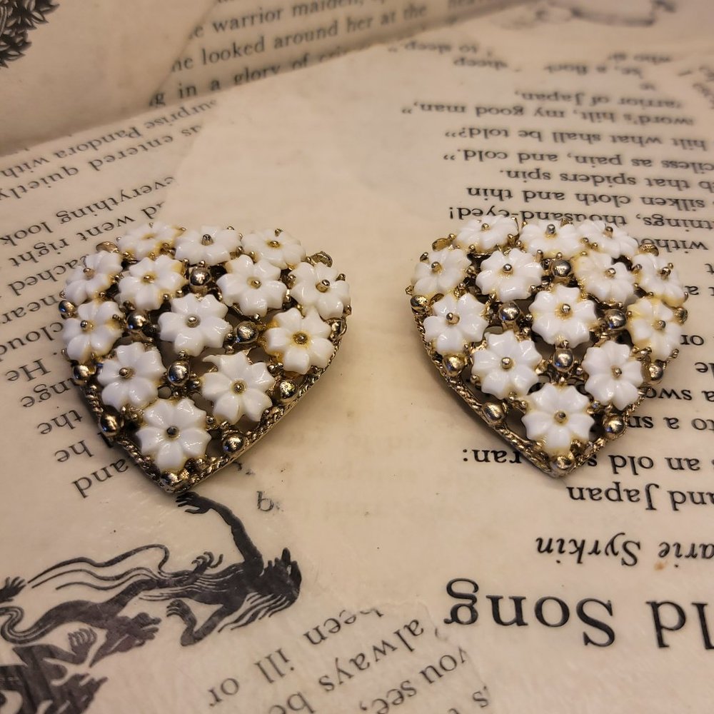 Pair of Vintage Heart Shaped White Flower Brooches
